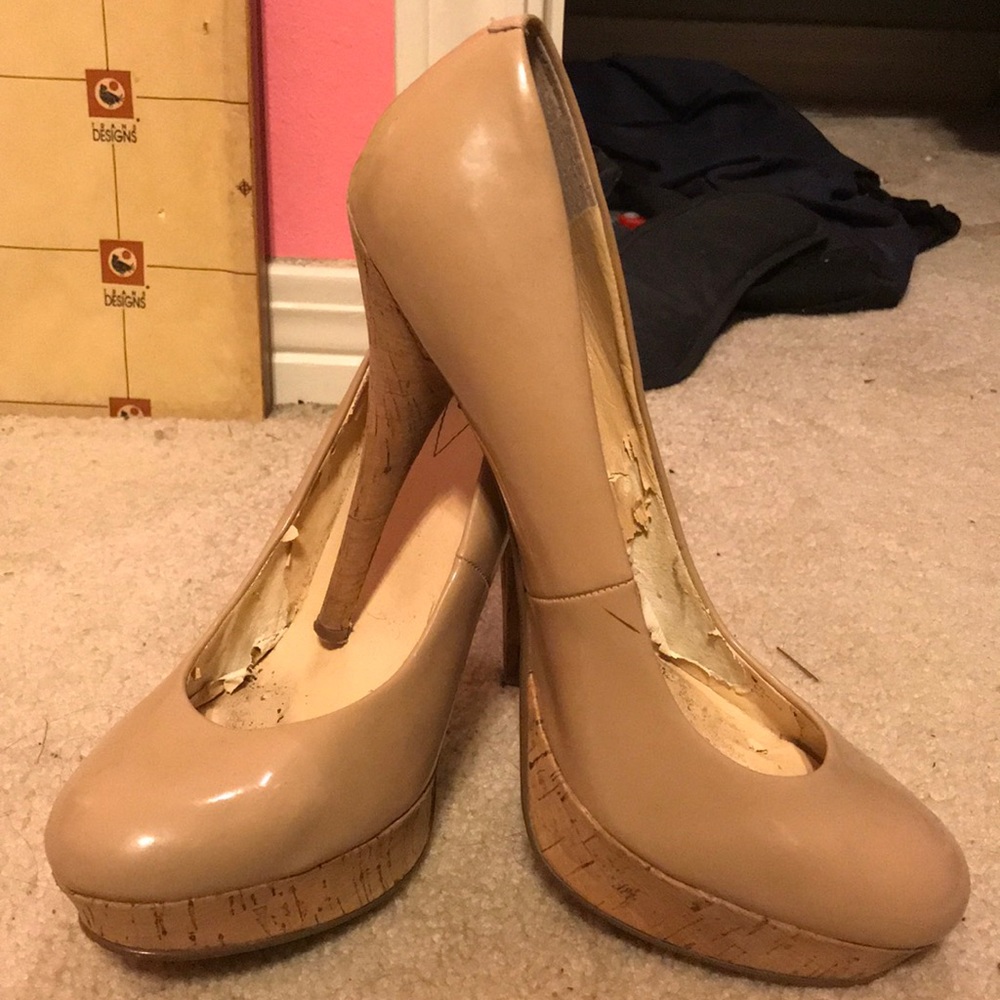 Nude Pumps